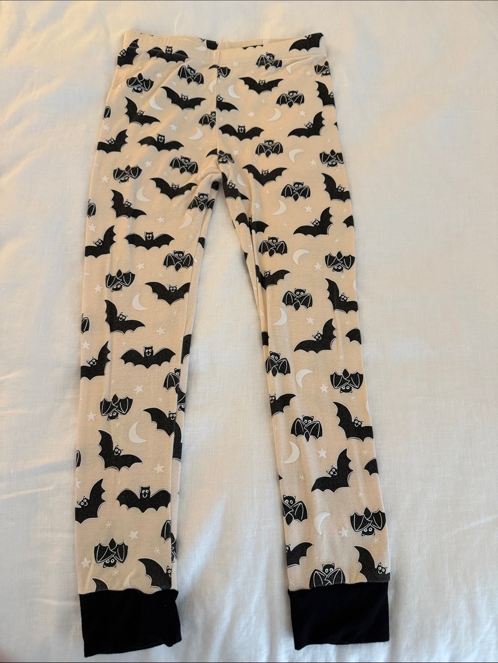 Caden Lane Beige & Black Bat-Print Kids Pajama Set sz 7/8 - Picture 3 of 7